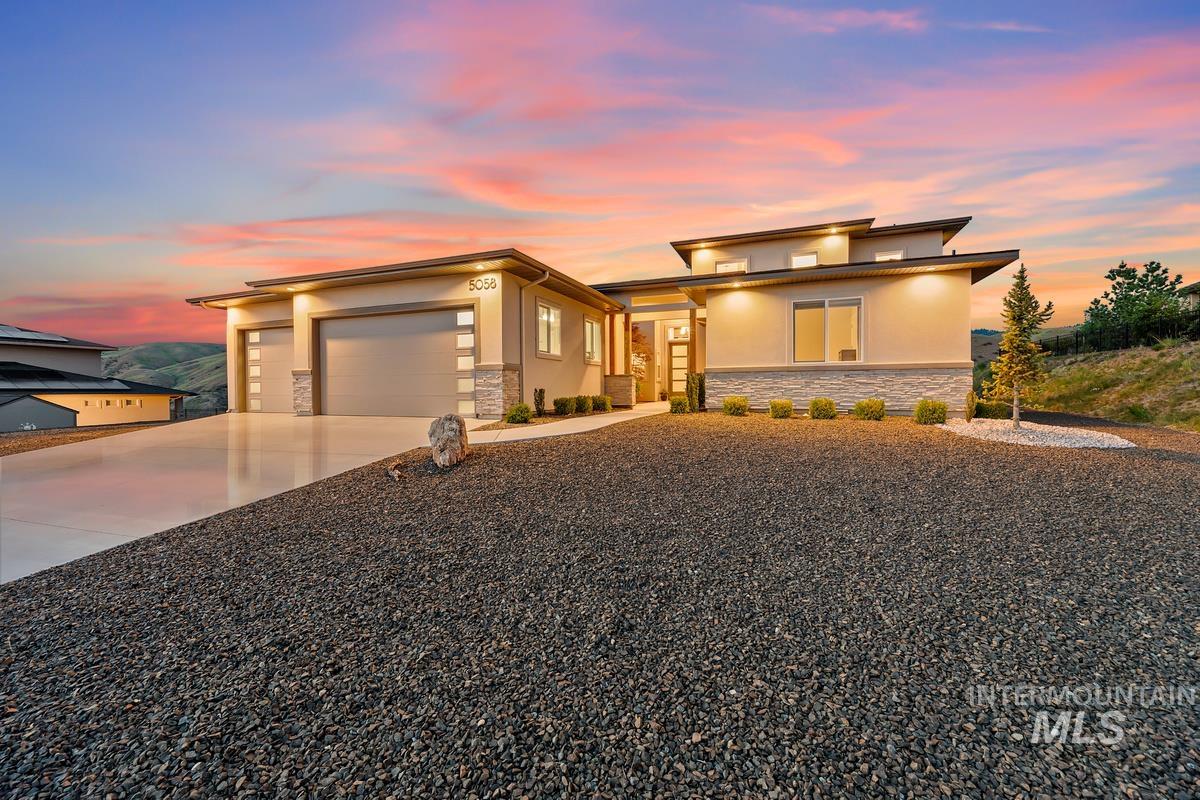 5058 W Parkridge Dr.