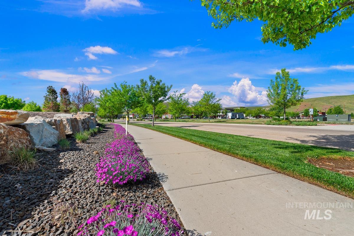 5058 W Parkridge Dr.