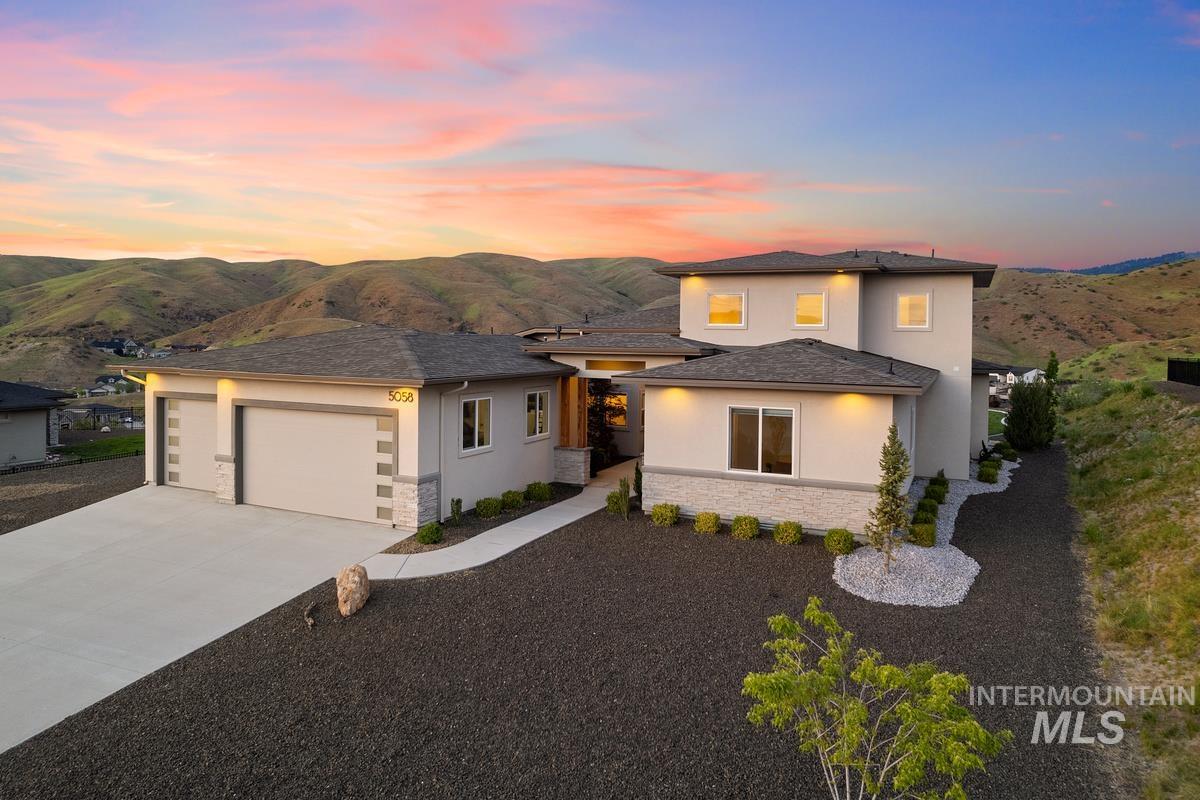 5058 W Parkridge Dr.