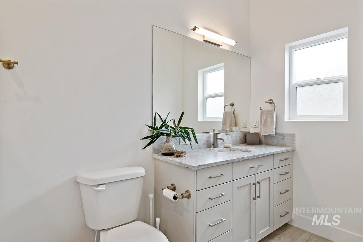 5058 W Parkridge Dr.