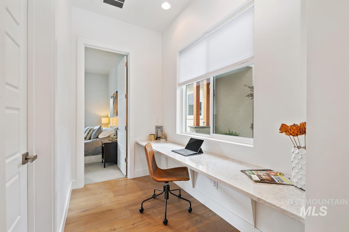 5058 W Parkridge Dr.