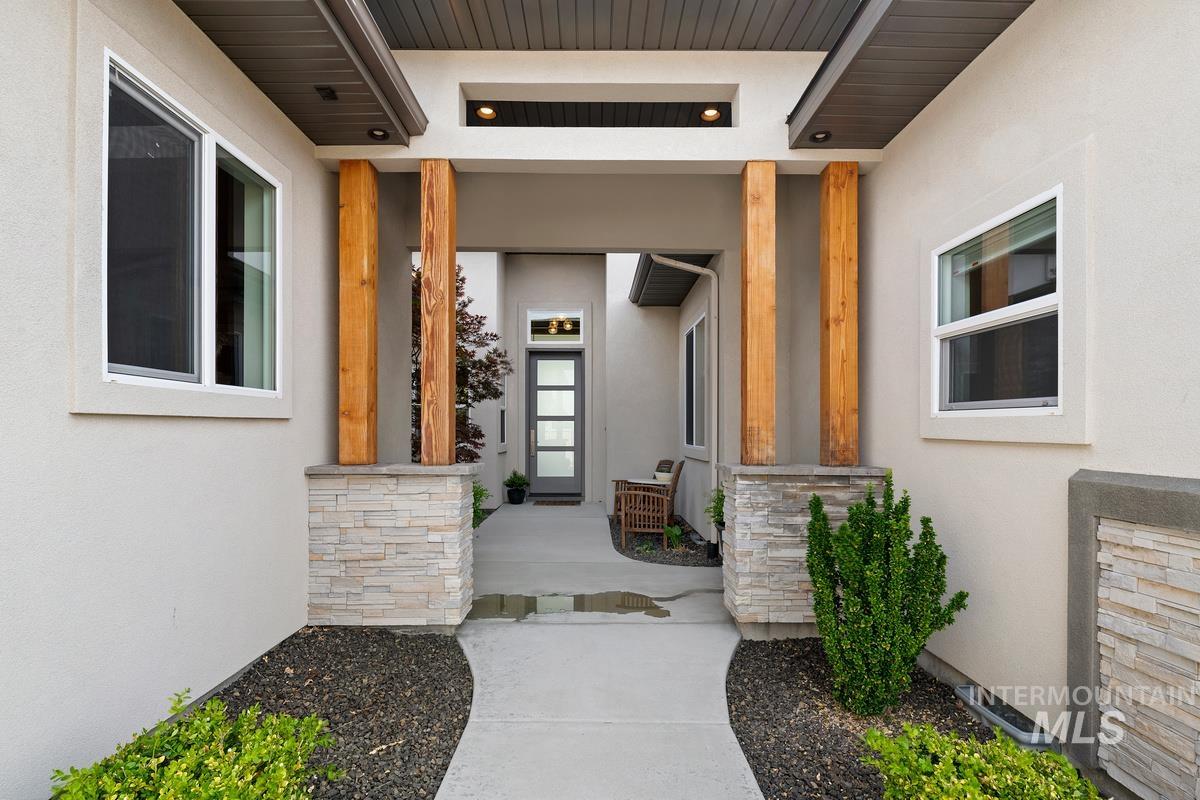 5058 W Parkridge Dr.