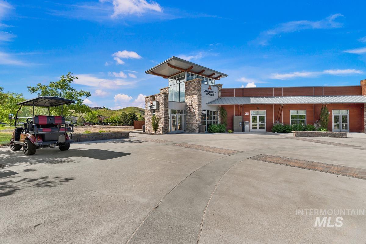 5058 W Parkridge Dr.