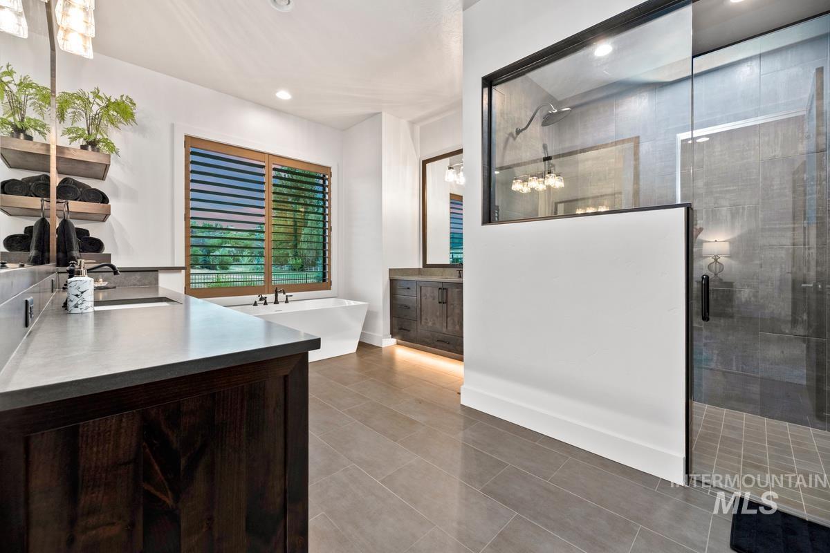 2379 W Clear Creek Drive