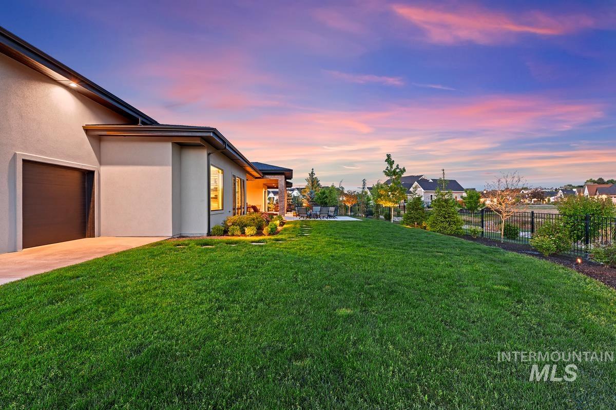 2379 W Clear Creek Drive