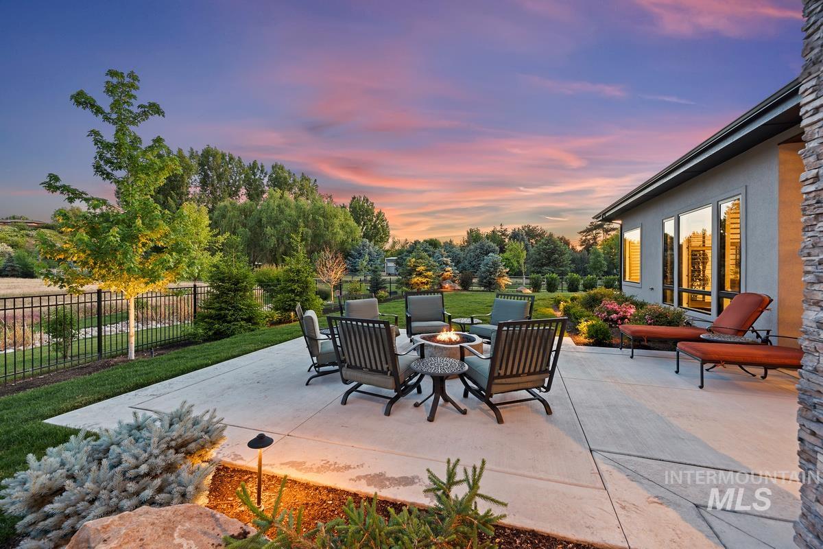 2379 W Clear Creek Drive