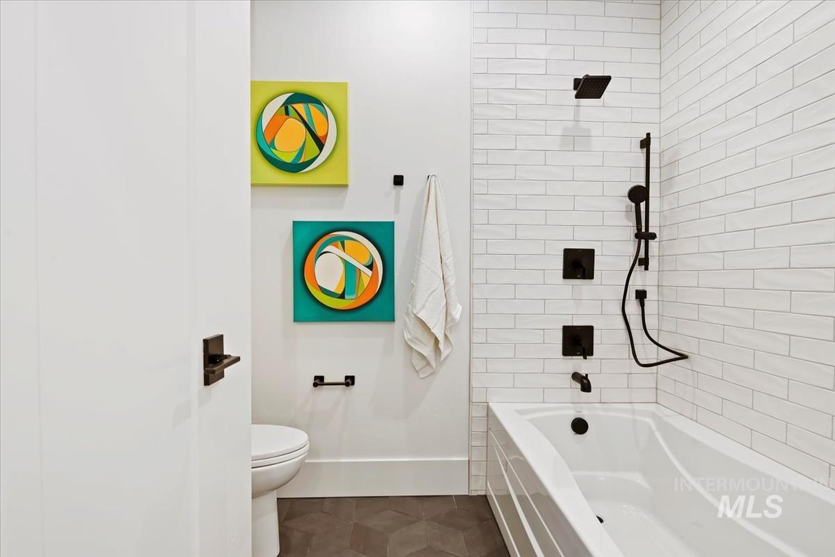 2208 S Mallard Wing Way