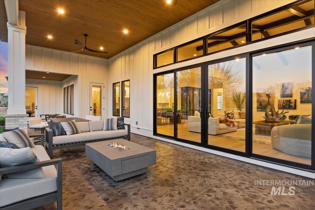 2208 S Mallard Wing Way