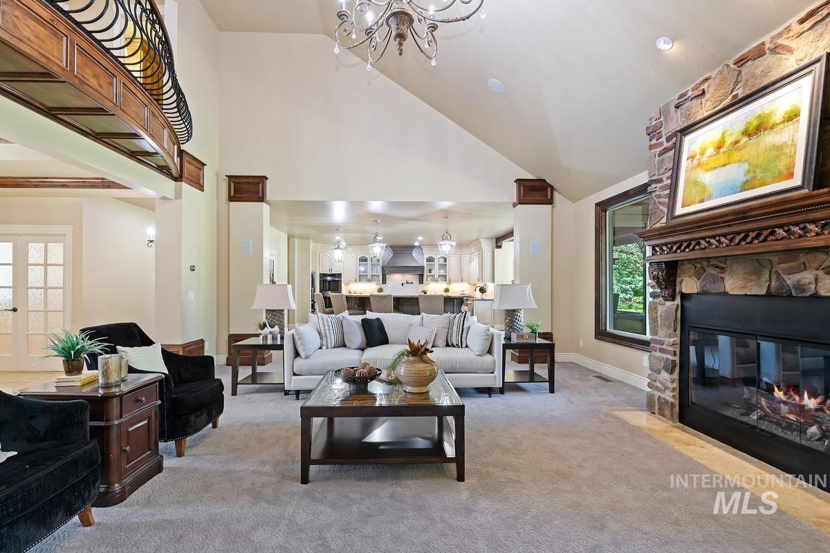 594 W Watersford Dr.