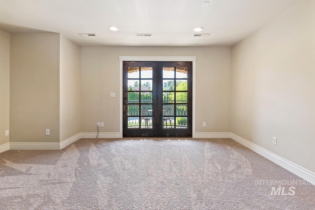 594 W Watersford Dr.