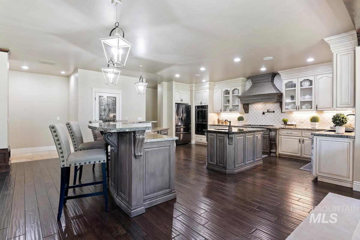 594 W Watersford Dr.