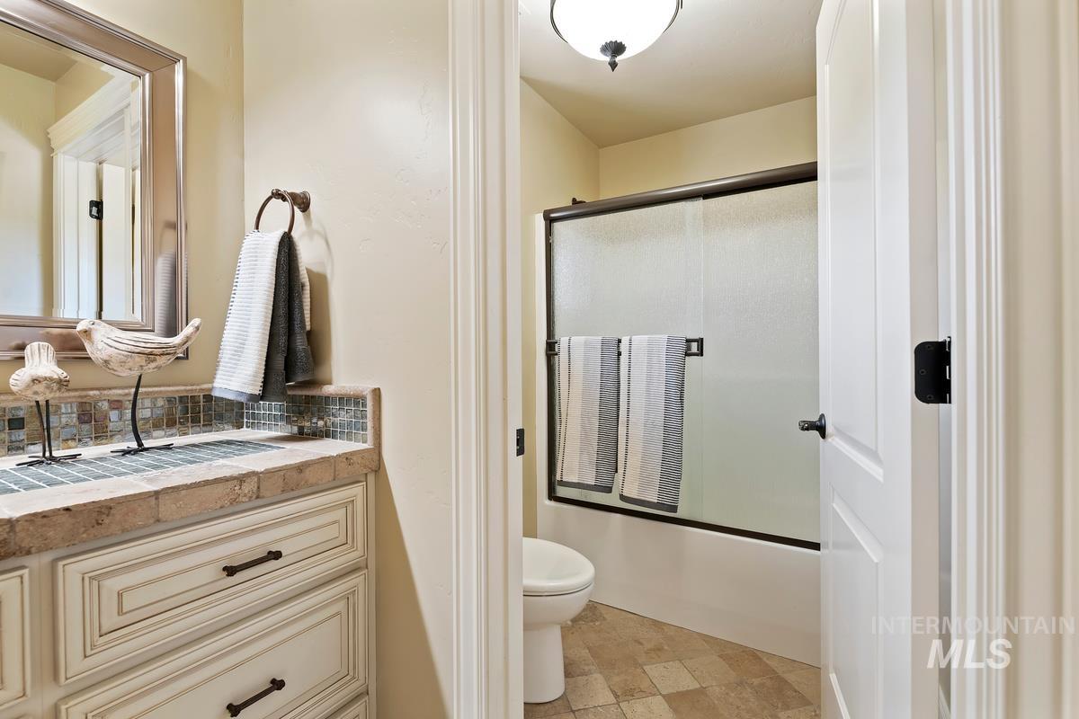 594 W Watersford Dr.