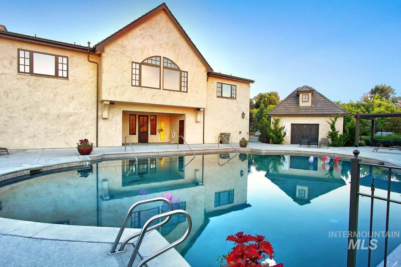 594 W Watersford Dr.