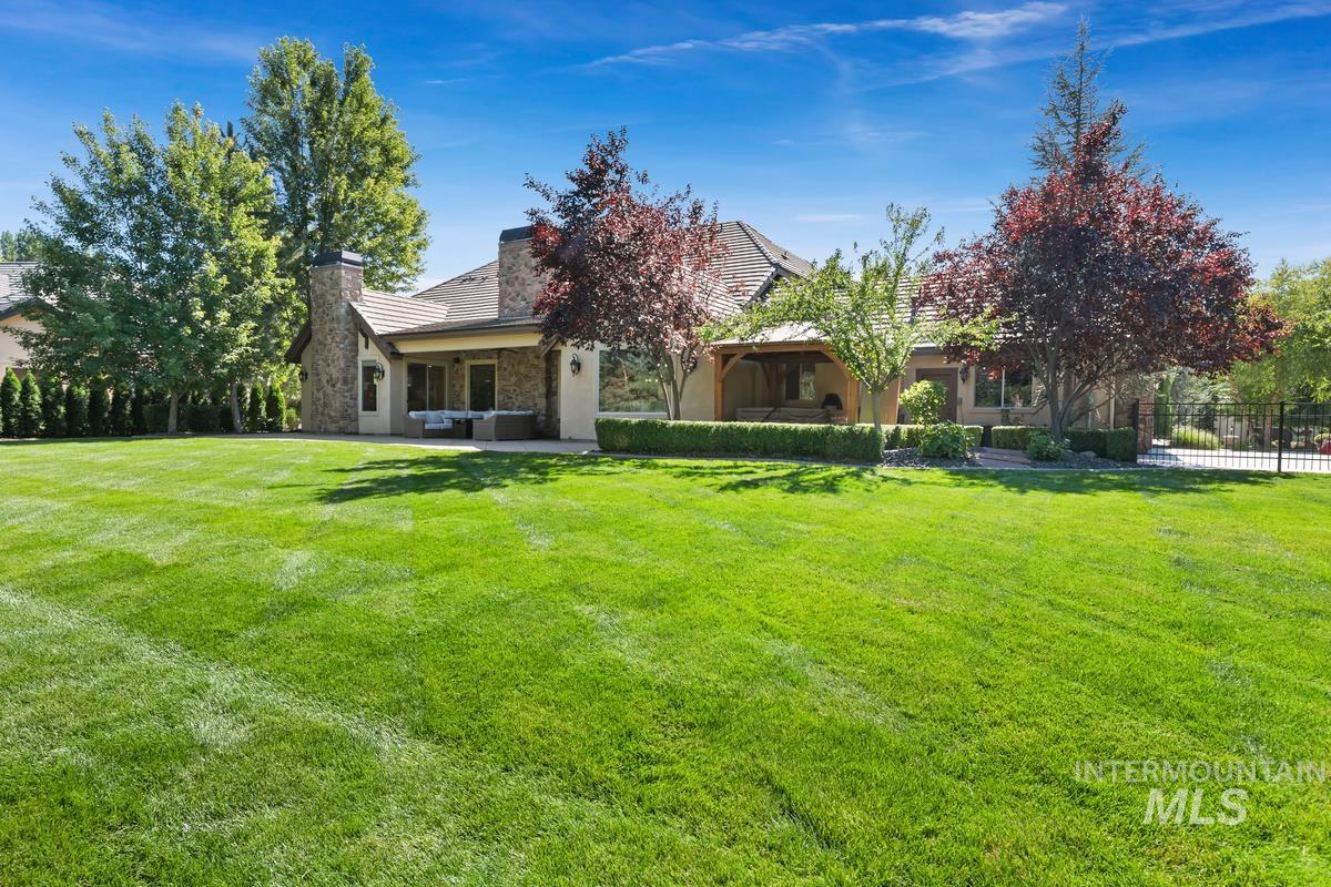 594 W Watersford Dr.