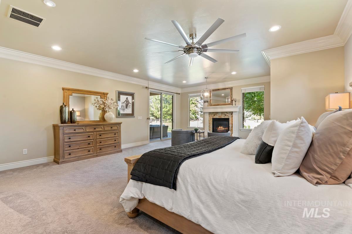 594 W Watersford Dr.