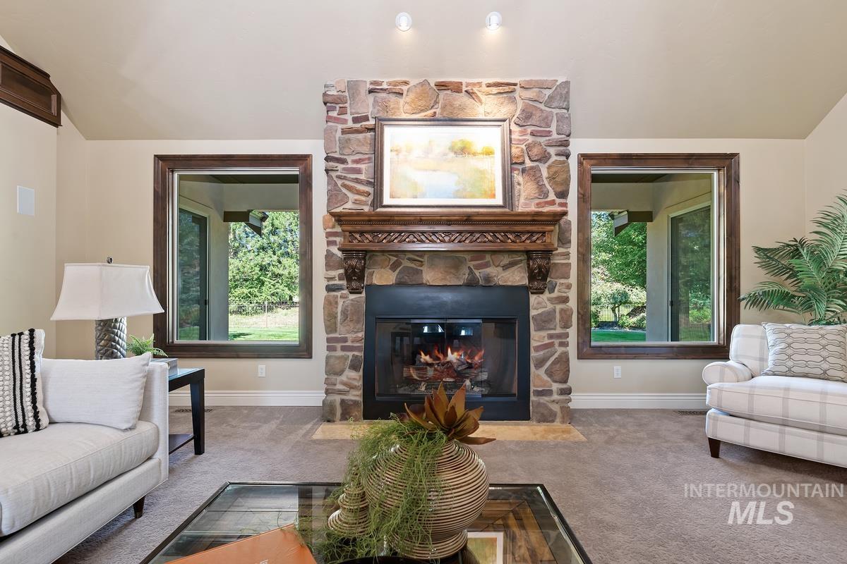 594 W Watersford Dr.