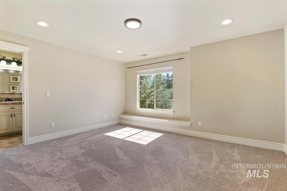 594 W Watersford Dr.