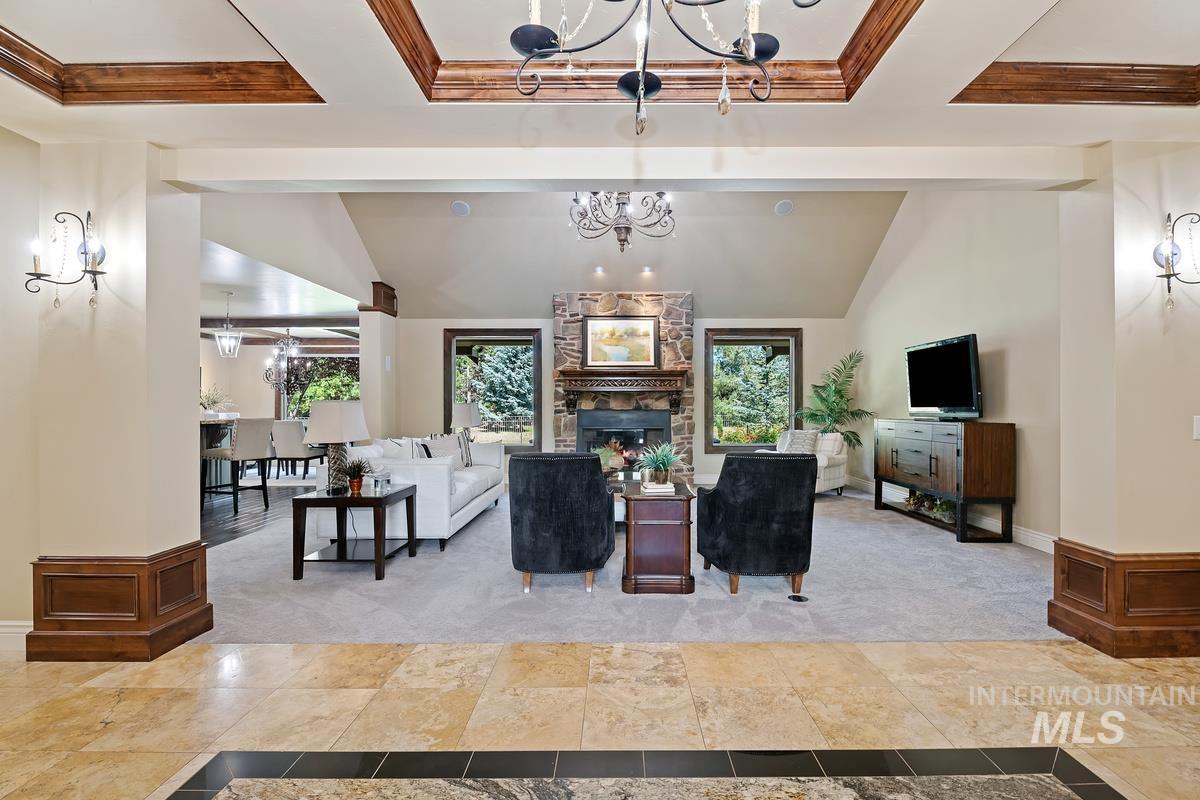 594 W Watersford Dr.