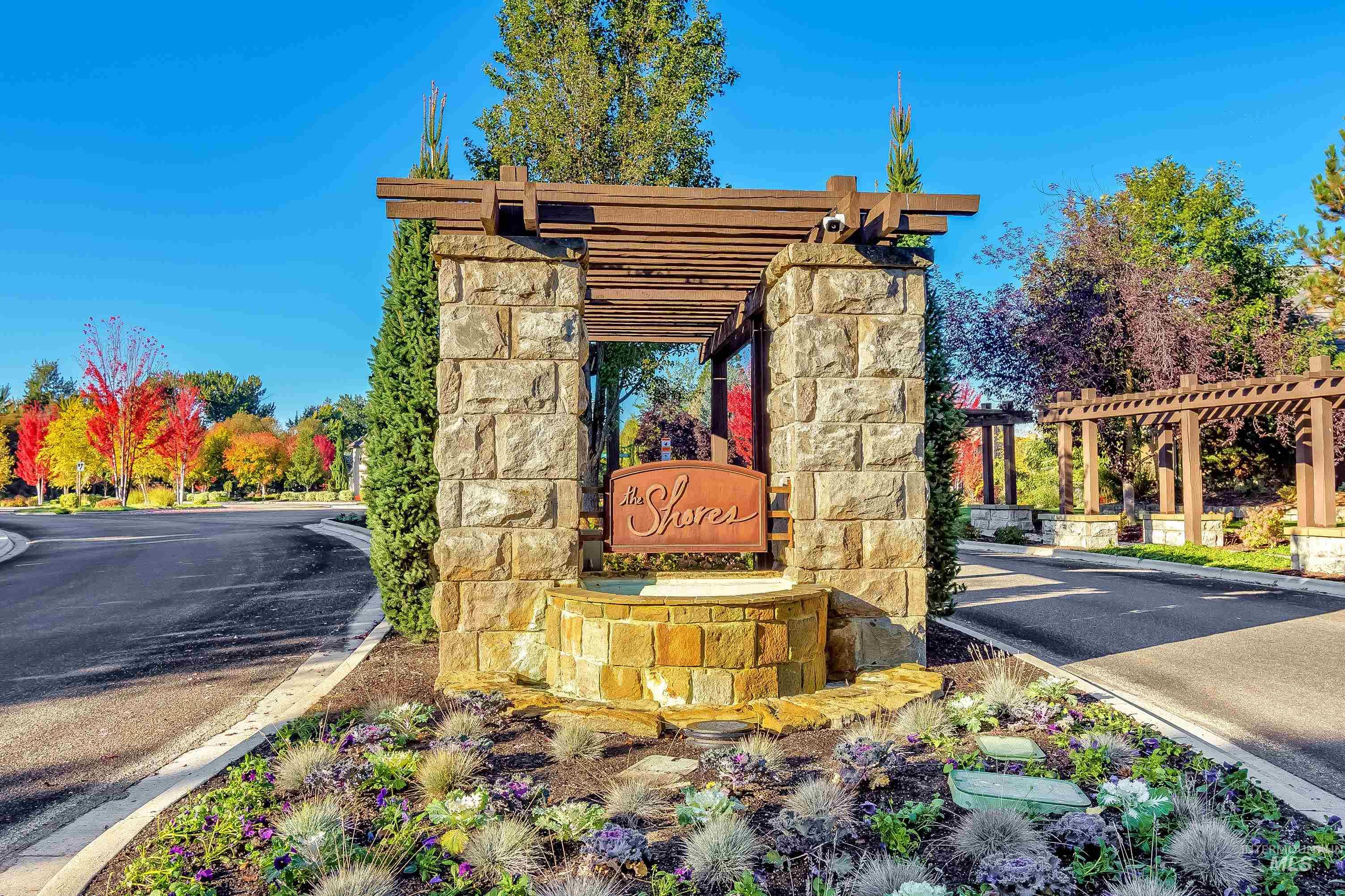 594 W Watersford Dr.