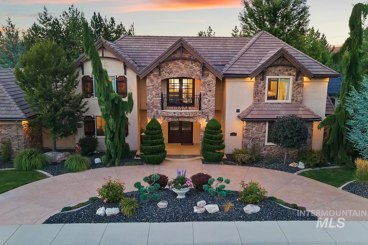 594 W Watersford Dr.