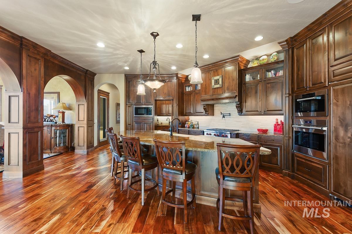 1318 W. Sherington Ct.