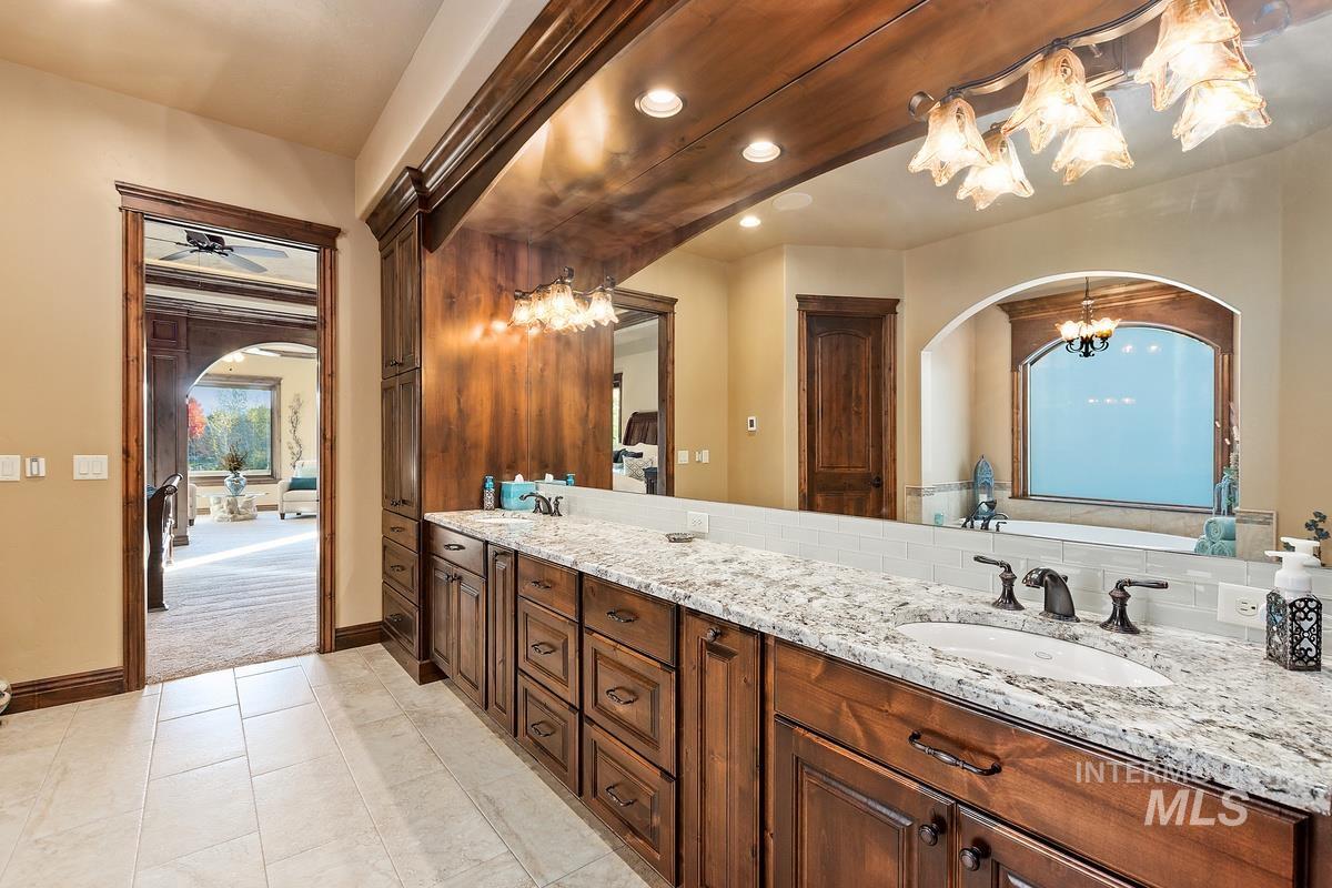 1318 W. Sherington Ct.