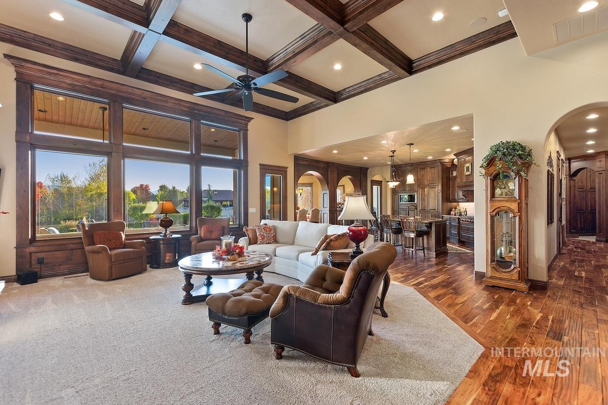 1318 W. Sherington Ct.