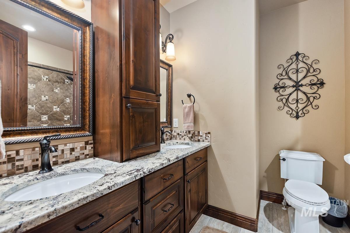 1318 W. Sherington Ct.