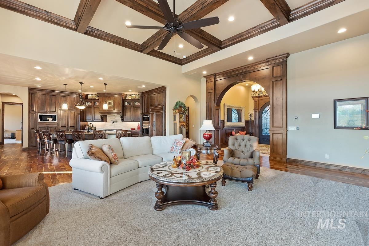 1318 W. Sherington Ct.