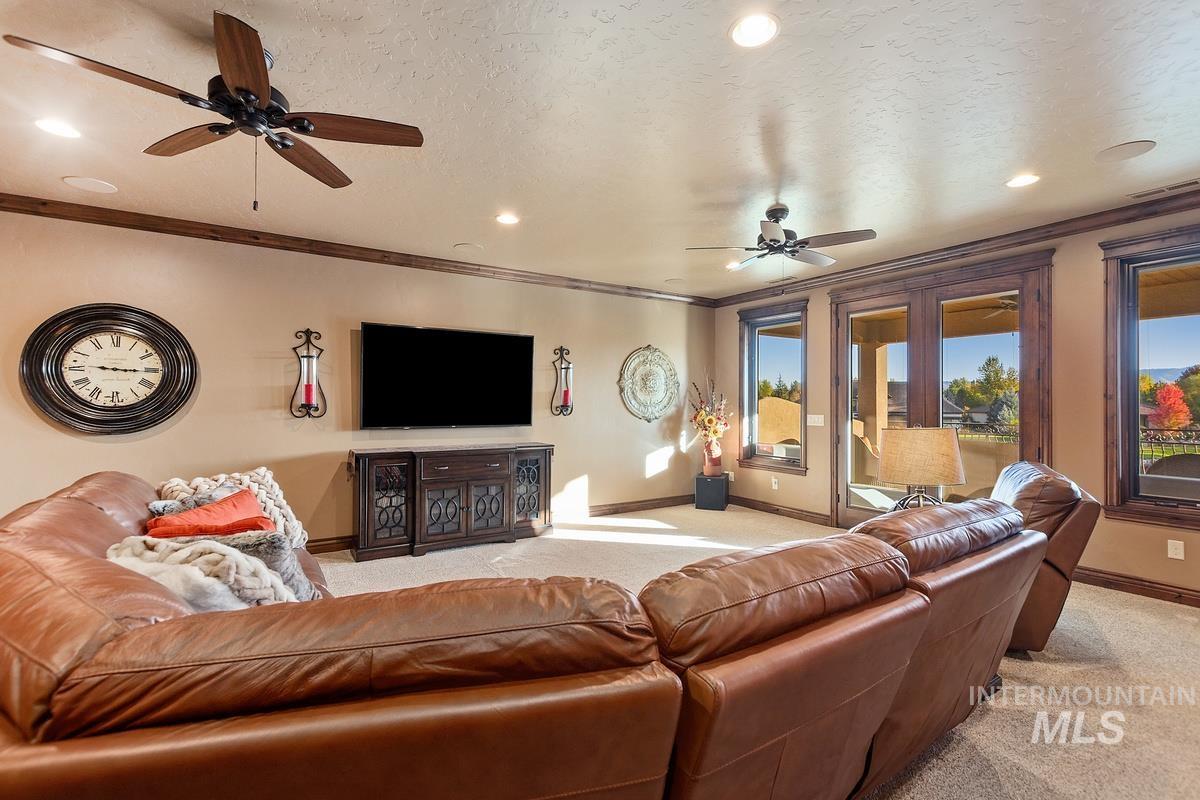 1318 W. Sherington Ct.