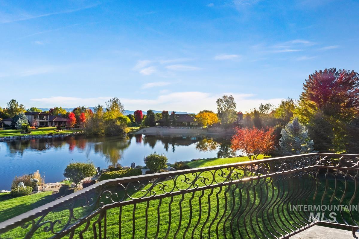 1318 W. Sherington Ct.