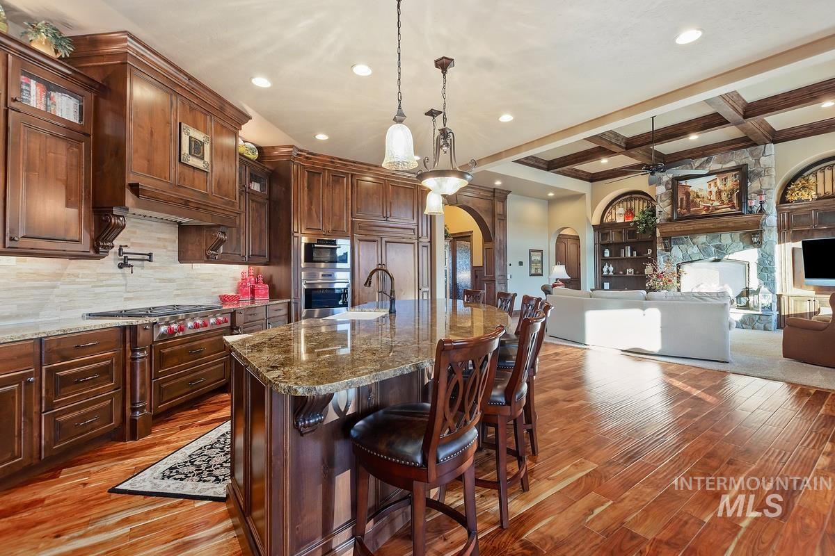 1318 W. Sherington Ct.