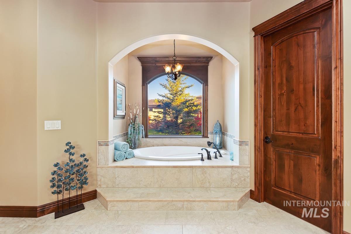 1318 W. Sherington Ct.