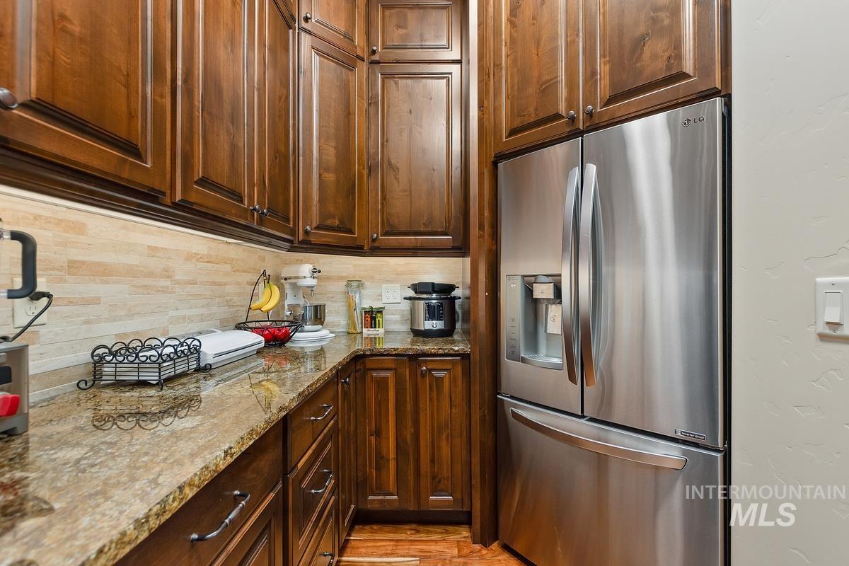 1318 W. Sherington Ct.