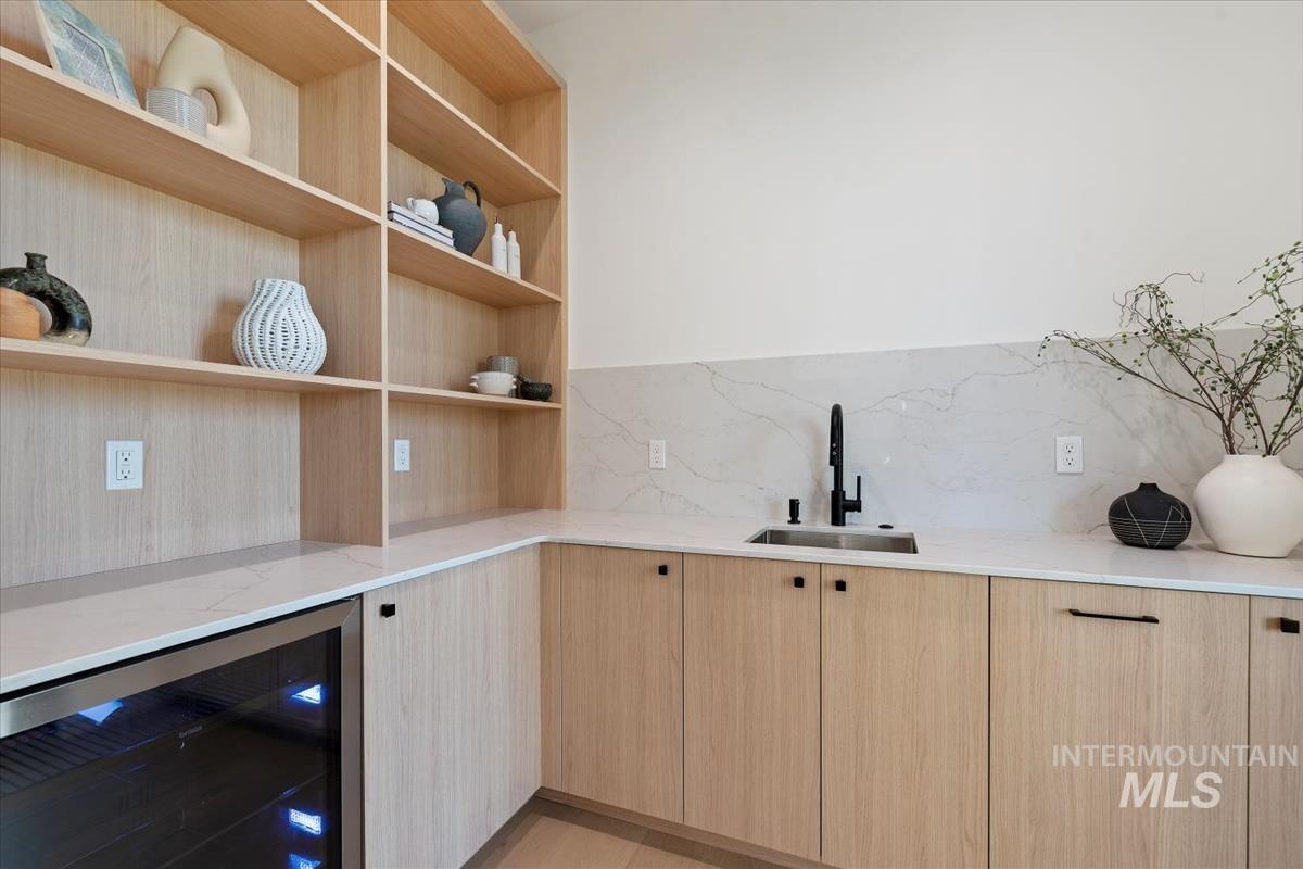 1735 N Meridian Road