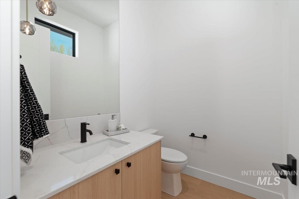 1735 N Meridian Road