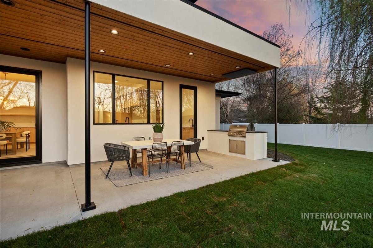 1735 N Meridian Road