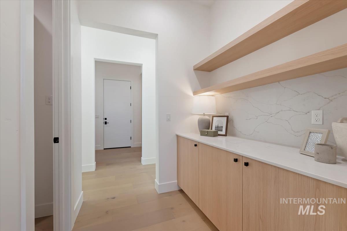 1735 N Meridian Road