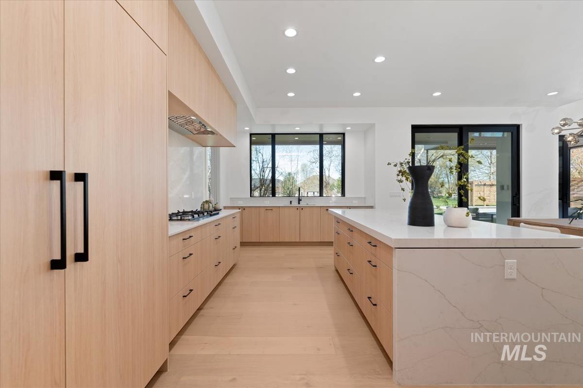 1735 N Meridian Road