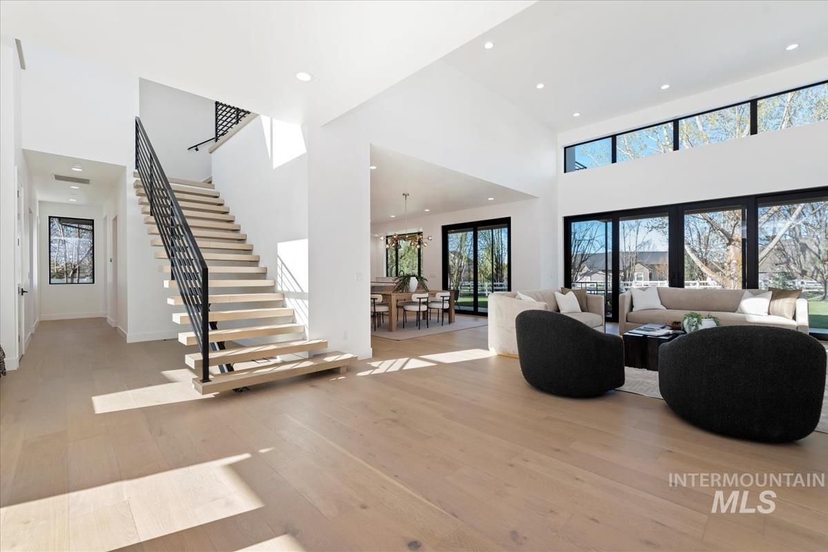 1735 N Meridian Road