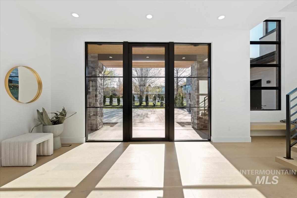 1735 N Meridian Road