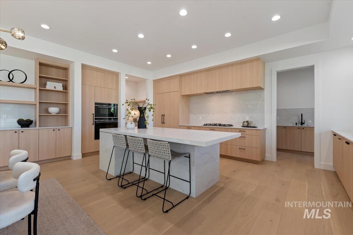 1735 N Meridian Road