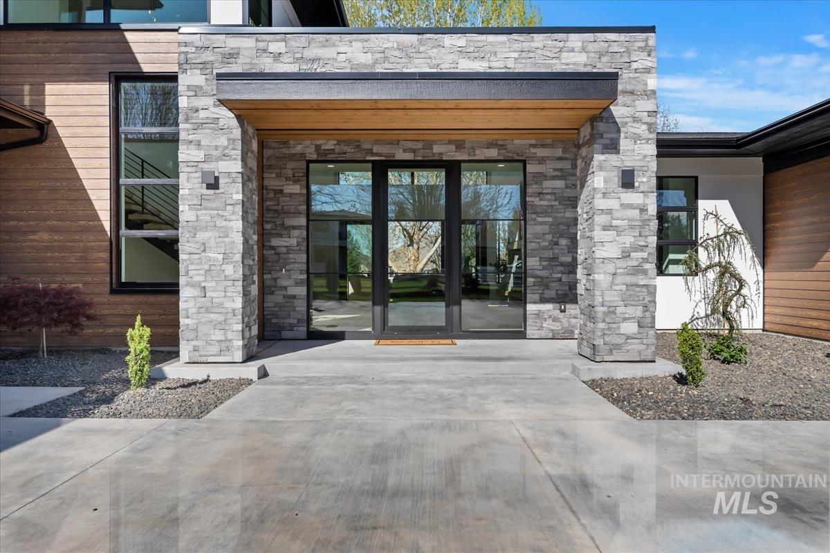 1735 N Meridian Road