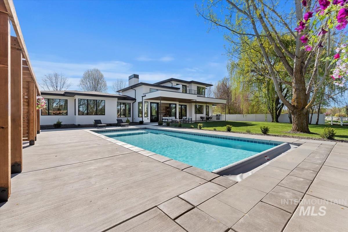 1735 N Meridian Road