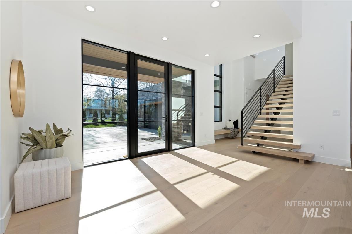 1735 N Meridian Road