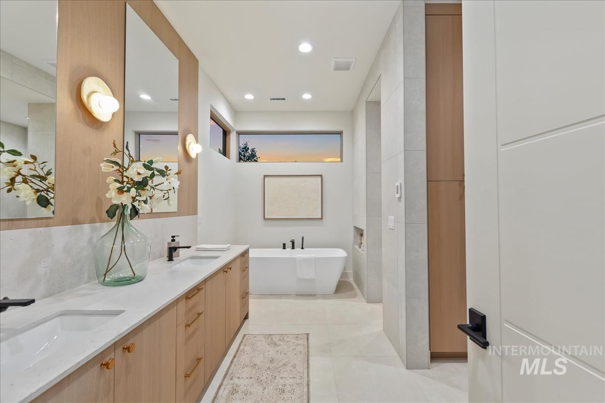 2175 S Mallard Wing Way