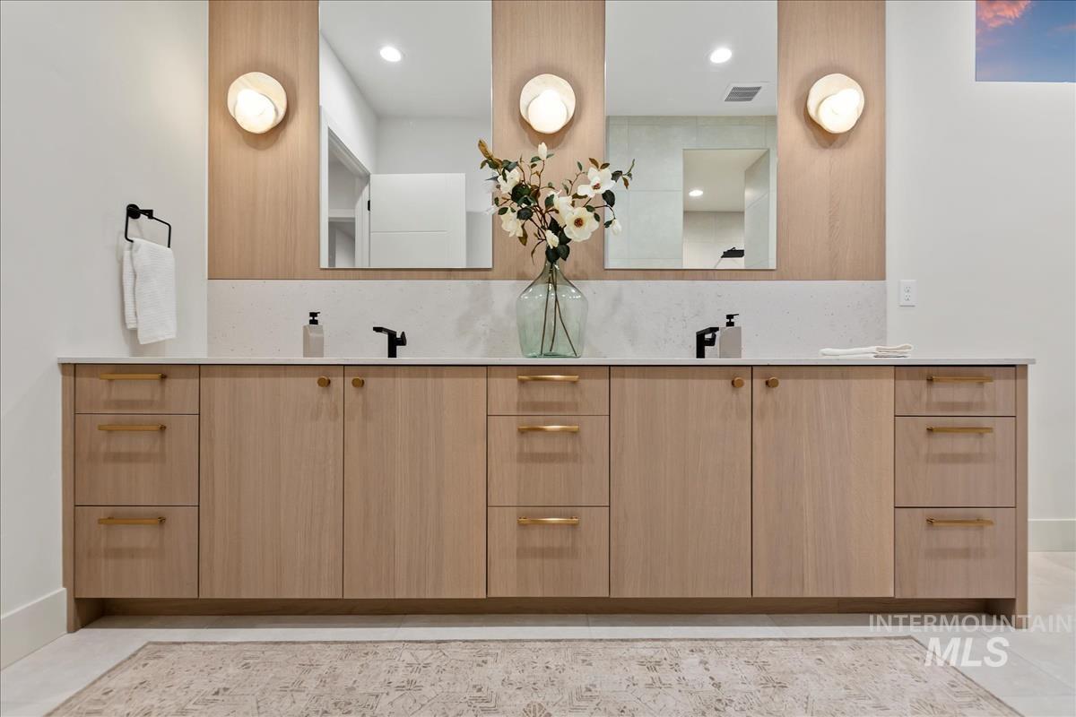 2175 S Mallard Wing Way