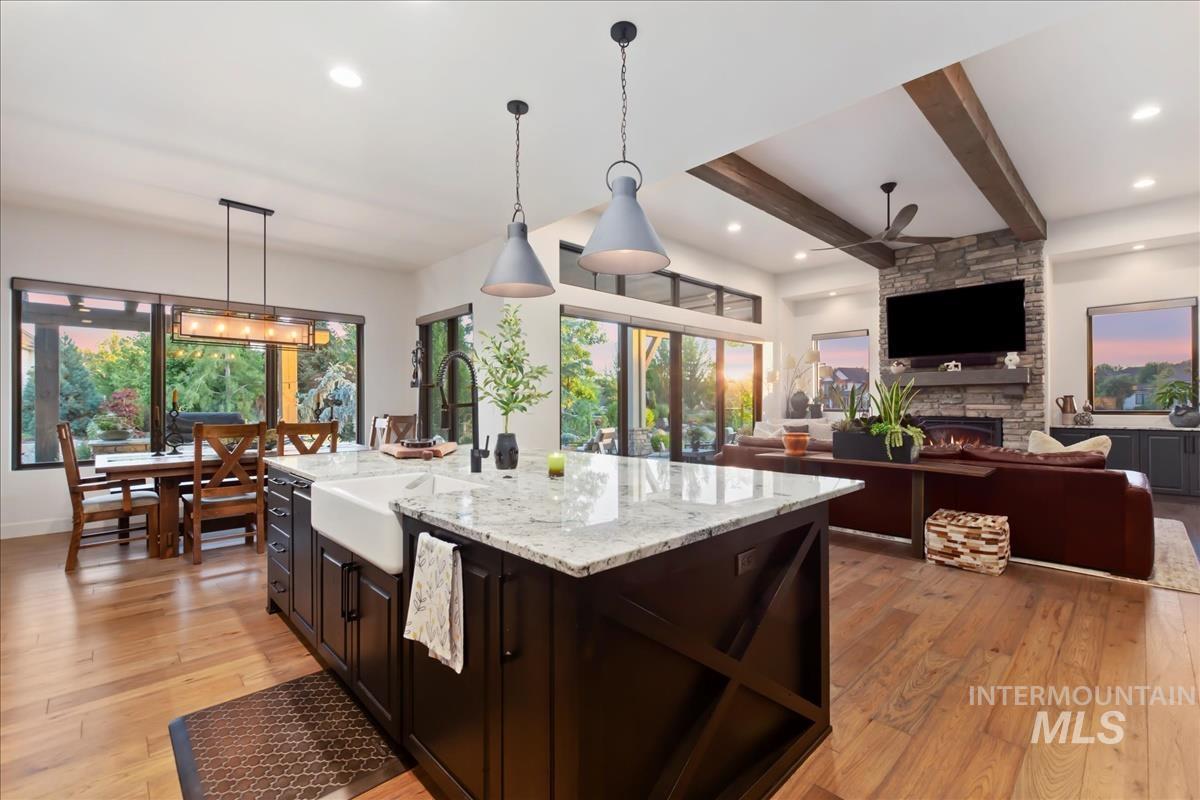 1529 E Garden Brook Drive