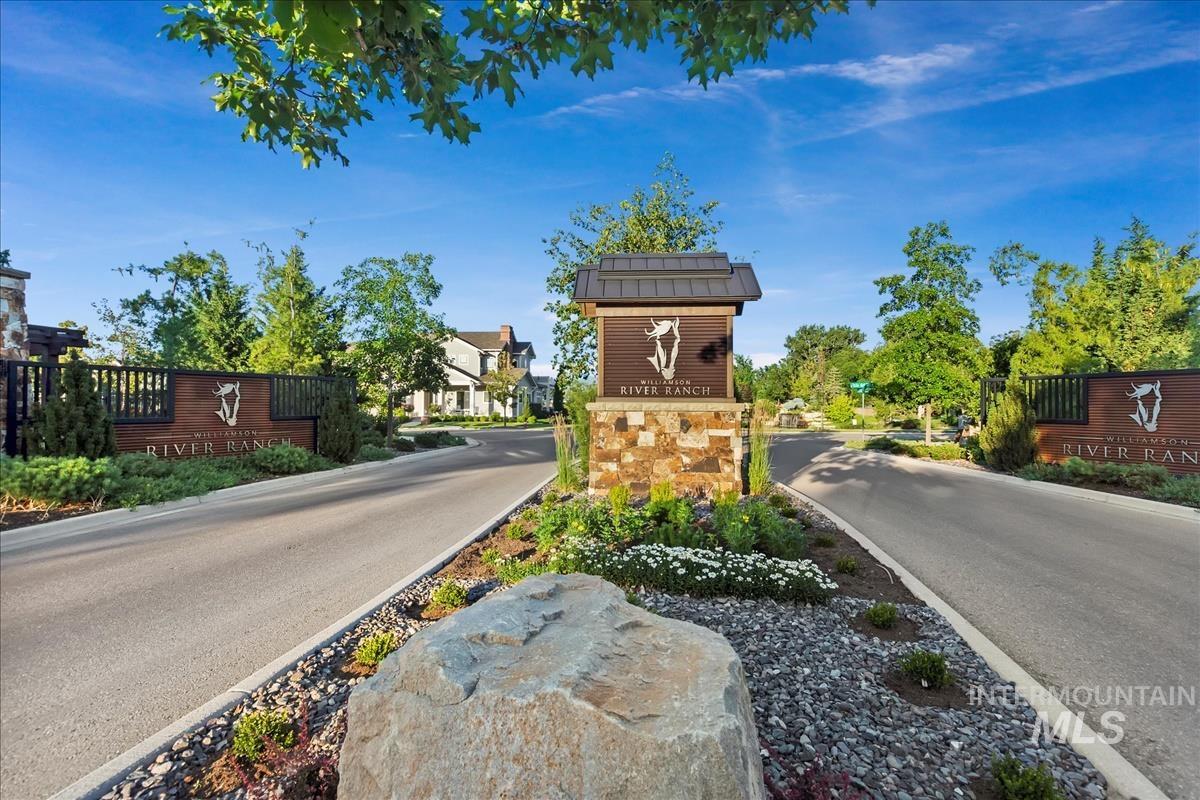 1529 E Garden Brook Drive