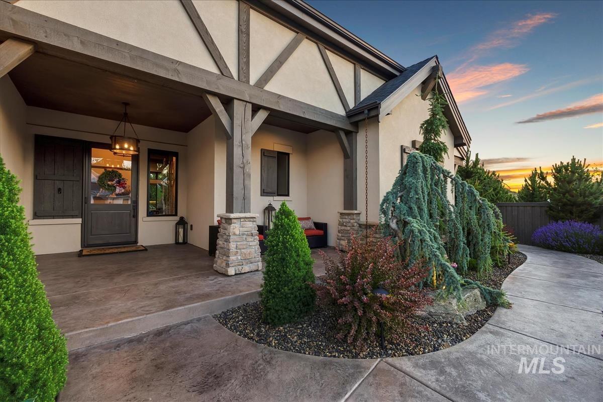 1529 E Garden Brook Drive